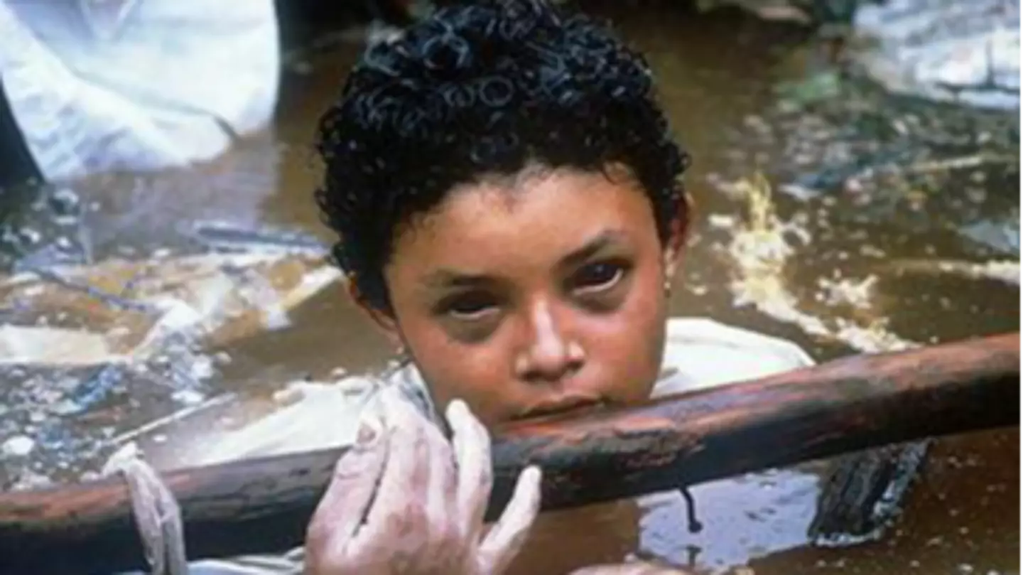 Photographer behind haunting image of girl with black eyes explained why he didn't try and save her