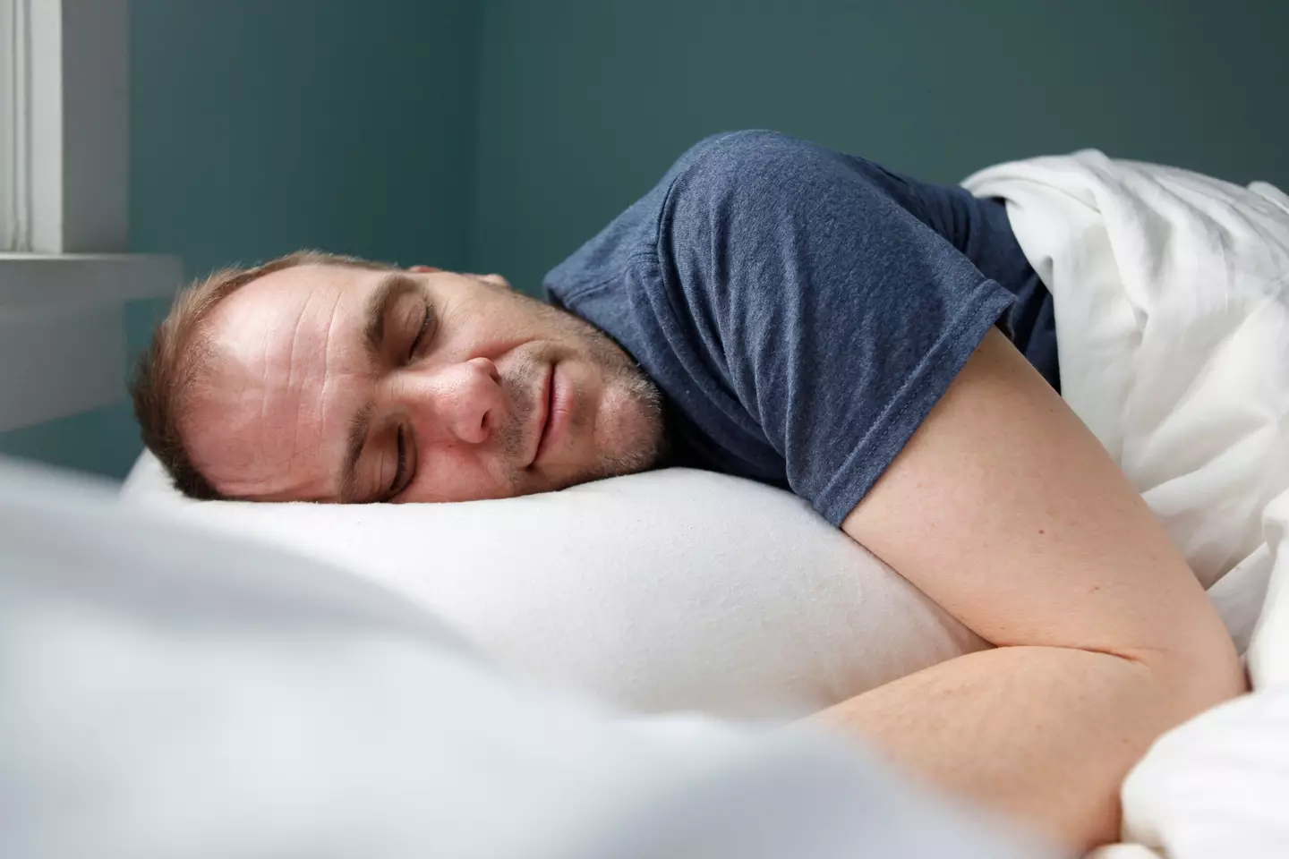This sleeping method could have you in dreamland quickly (Getty Stock Photo)