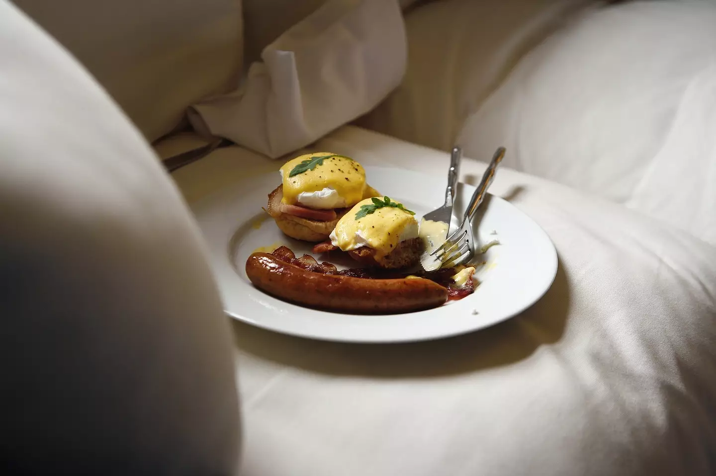 Sploshing involves couples bringing food into the bedroom. (Getty Stock Photos)