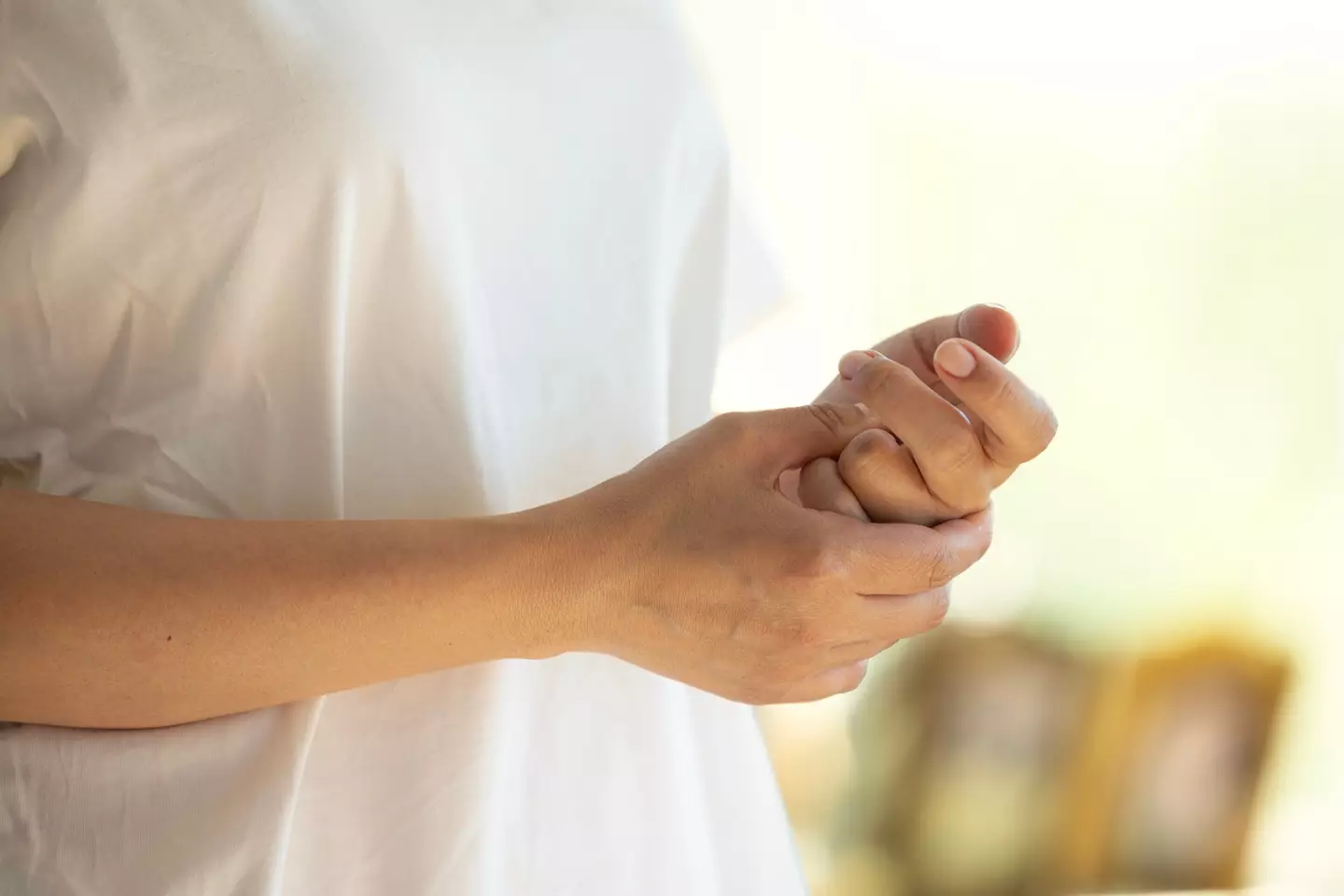 Can cracking your knuckles have a negative effect on your health? (Getty Stock Image)