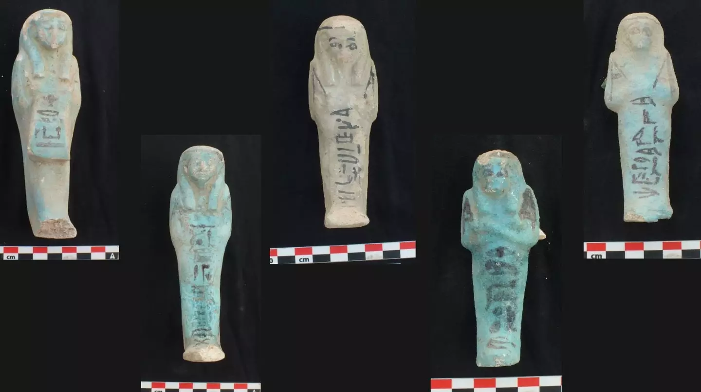Some of the objects found in the tomb (Ministry of Tourism and Antiquities)
