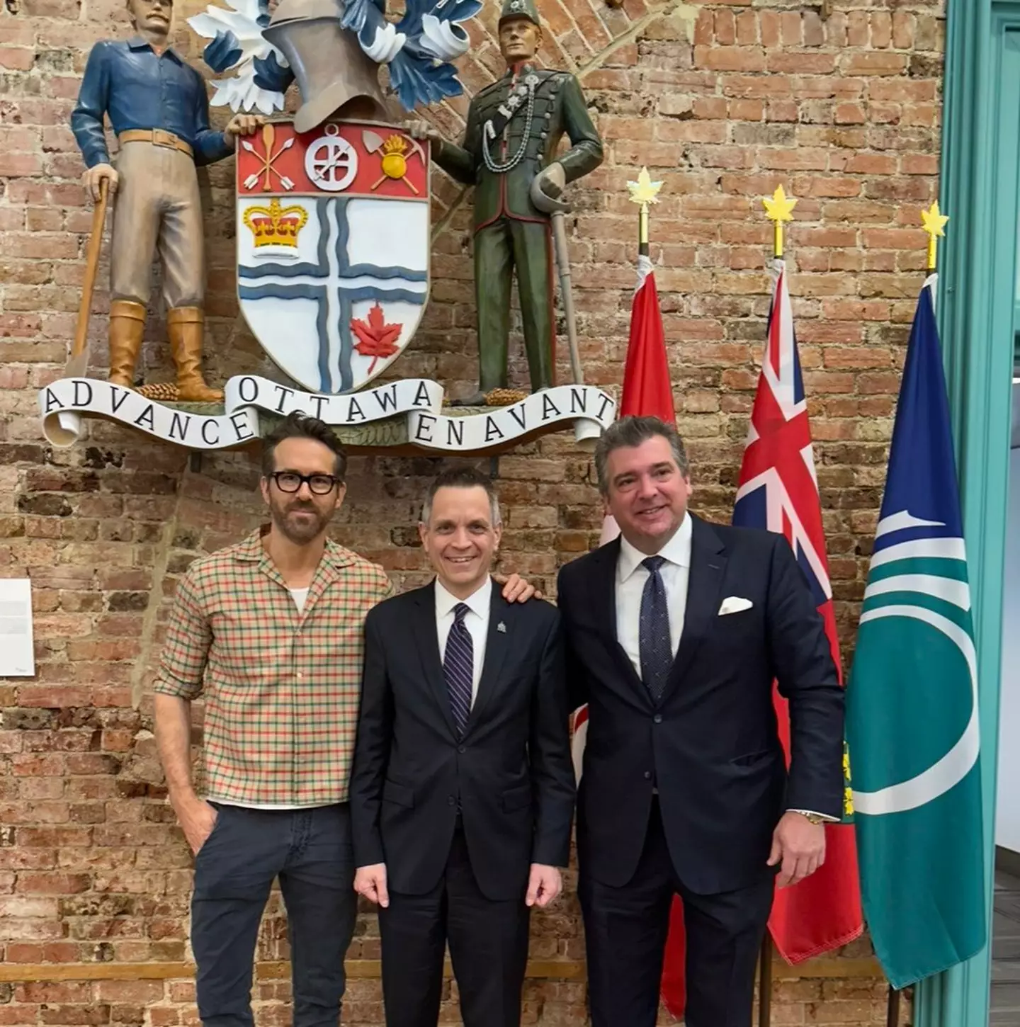 Reynolds in with Ottawa Mayor Mark Sutcliffe and Chris Bratty (30 March).