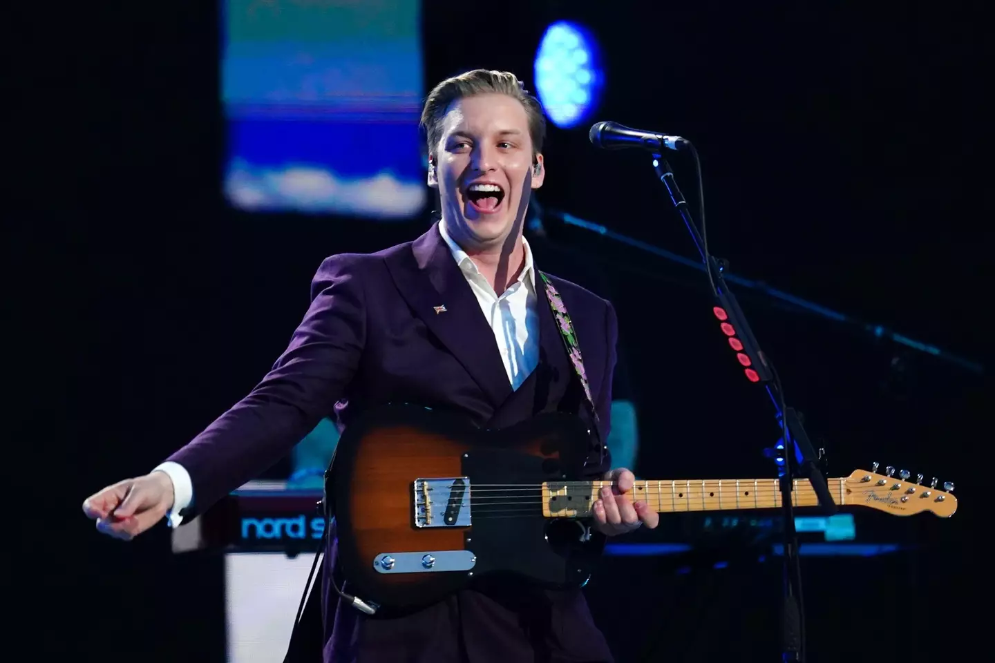 George Ezra didn't sing some of the main lyrics of his song Green Green Grass during his Jubilee performance.