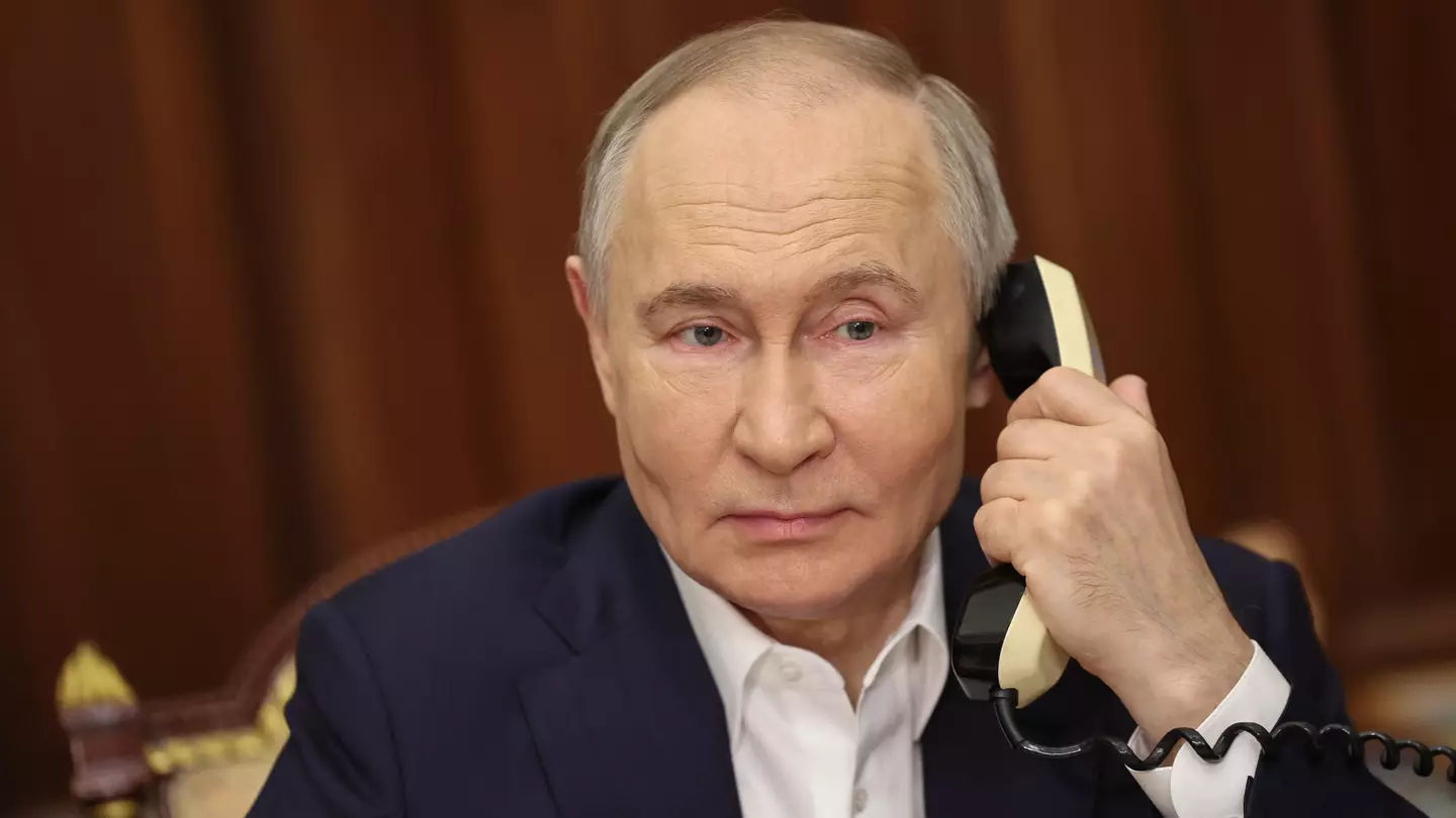 Worrying Russian 'doomsday radio station' shares mysterious message during Trump and Putin call