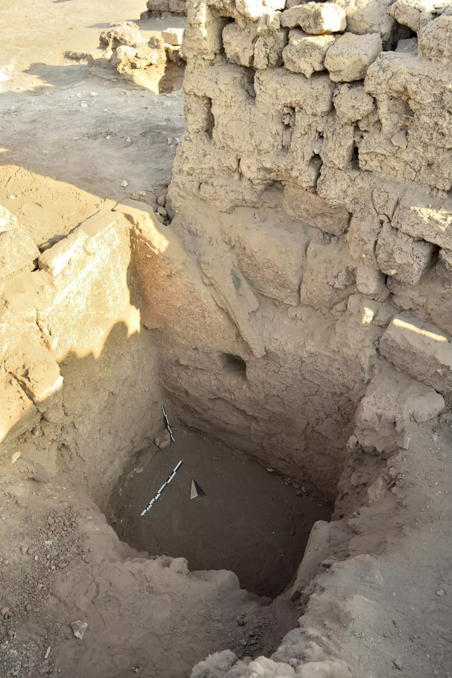 One of the tombs found near the temple (Facebook/Ministry of Tourism and Antiquities)