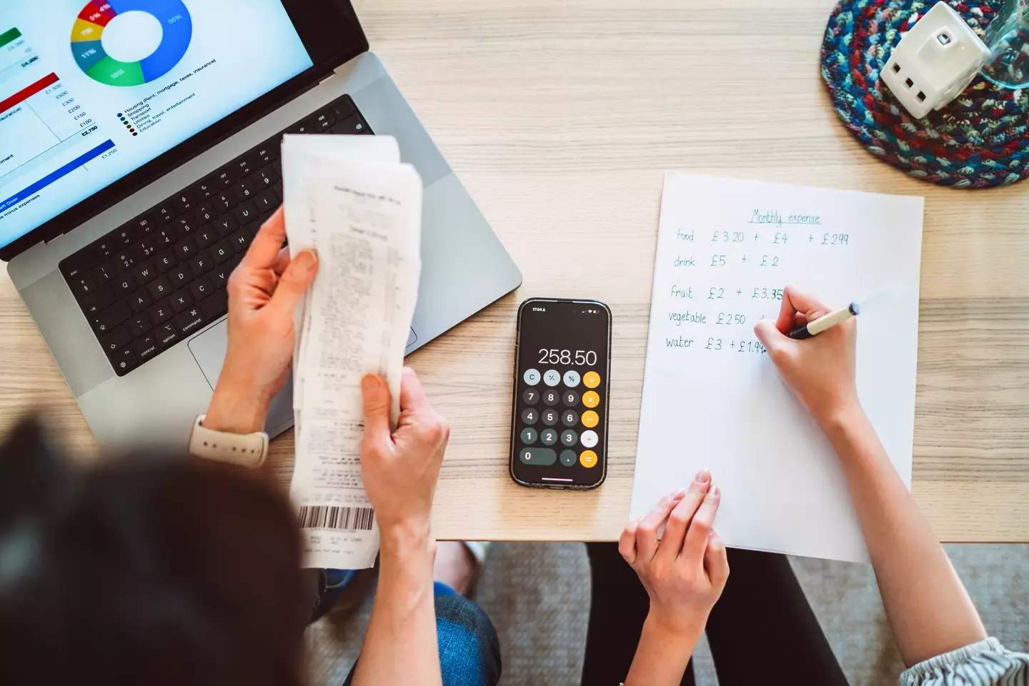 Martin Lewis has issued an urgent warning to anyone with £10,000 or more worth of savings in the bank (Getty Stock Images)