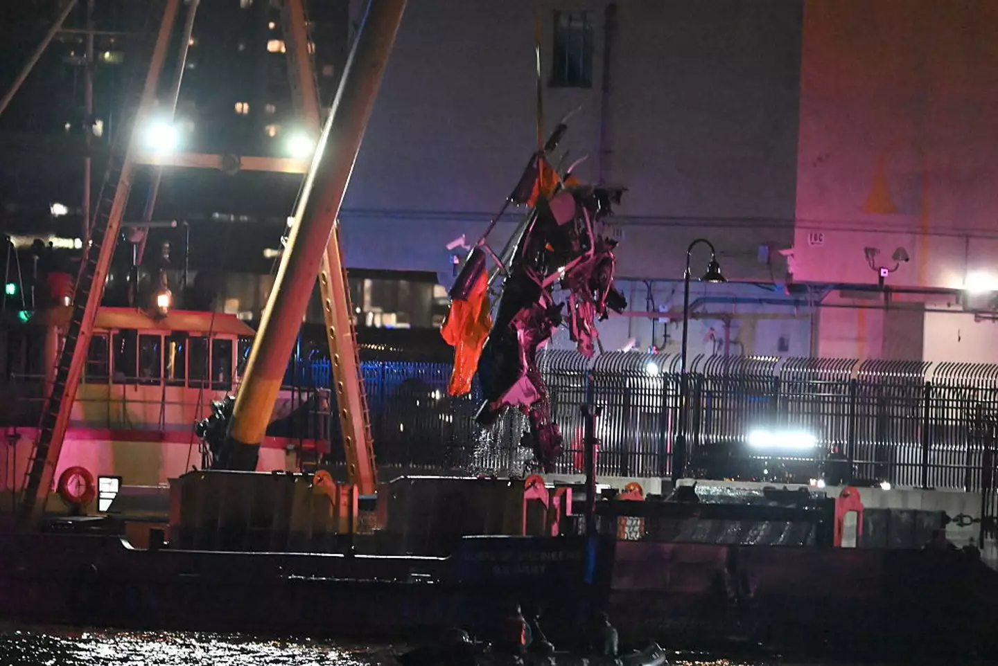 The moment the wreckage was pulled from the water (Kyle Mazza/Anadolu via Getty Images)