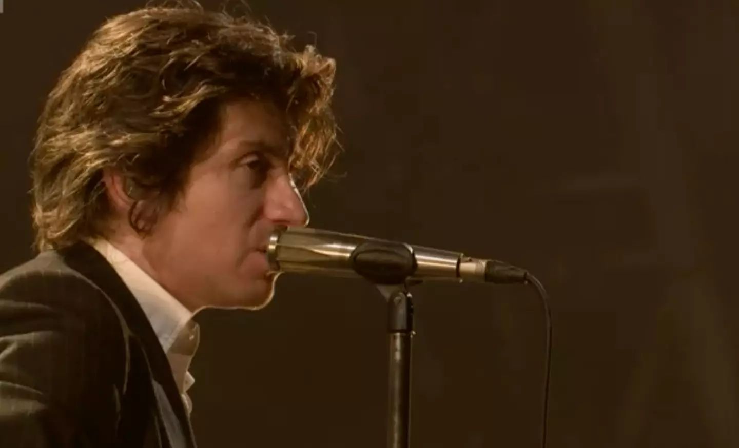 Alex Turner had to cancel a gig earlier this week after falling ill.