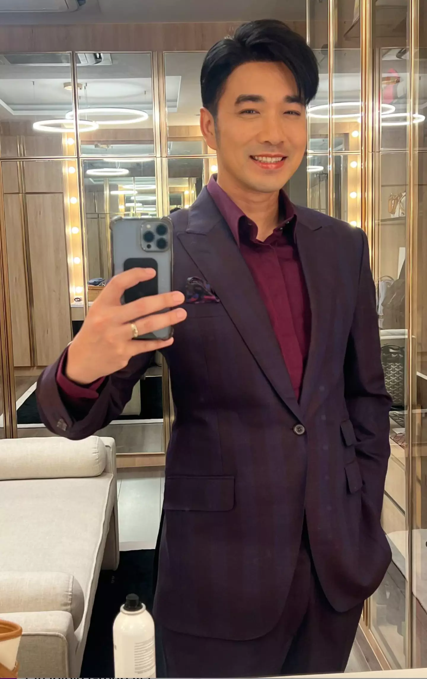 He said he struggled with flying for 10 years after the crash (ViralPress)