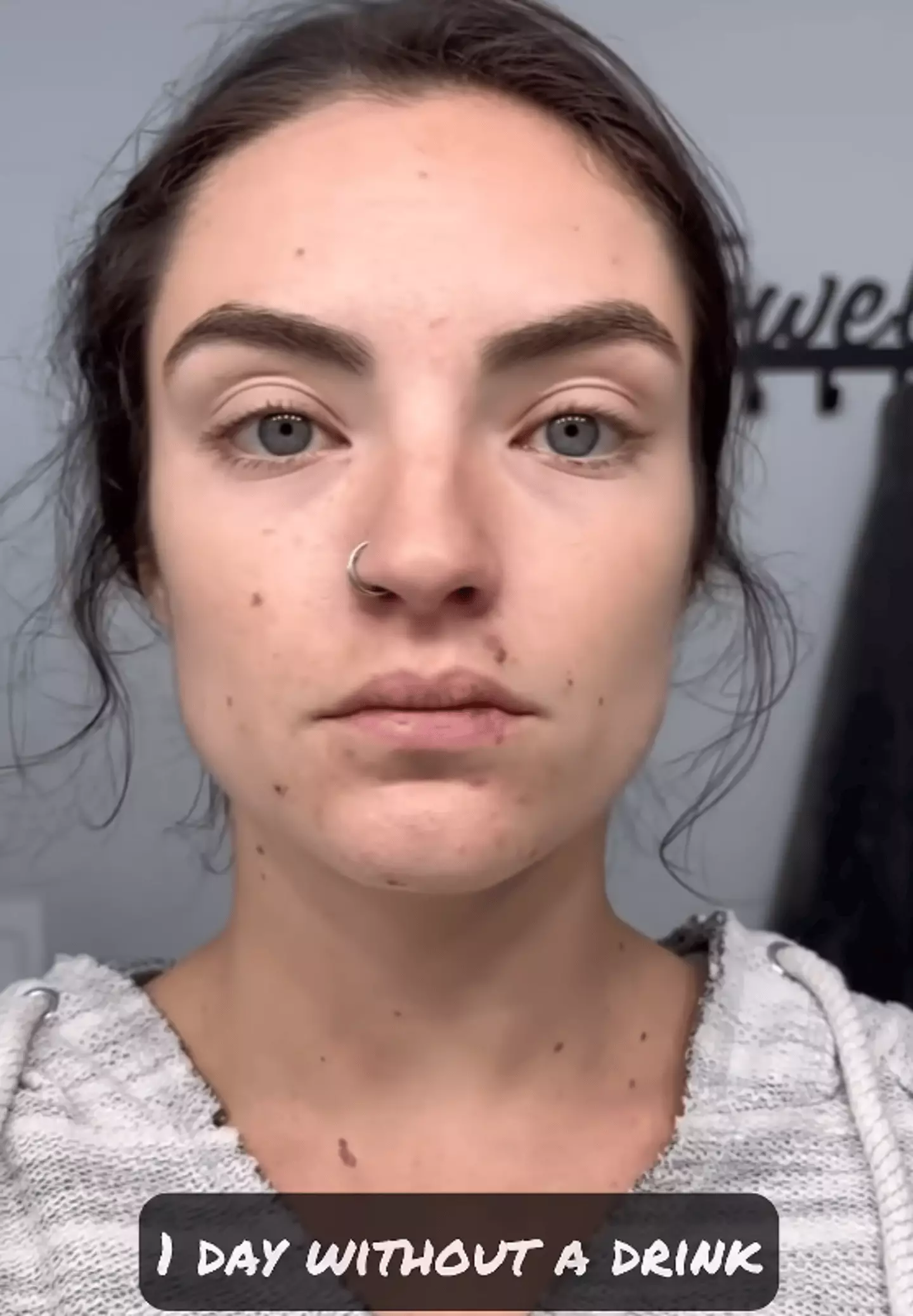 Here's how she looked when she started (YouTube/Yoga With Paige)