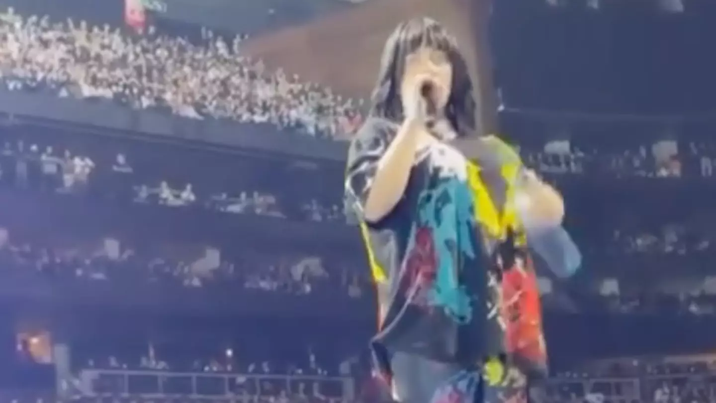 Billie Eilish Stops Her Concert To Get One Of Her Fans An Inhaler