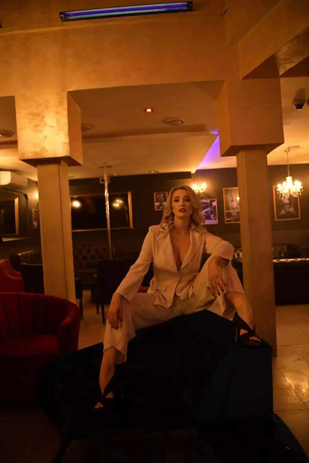 De Noire says it's not purely about the physical side (Erobella)