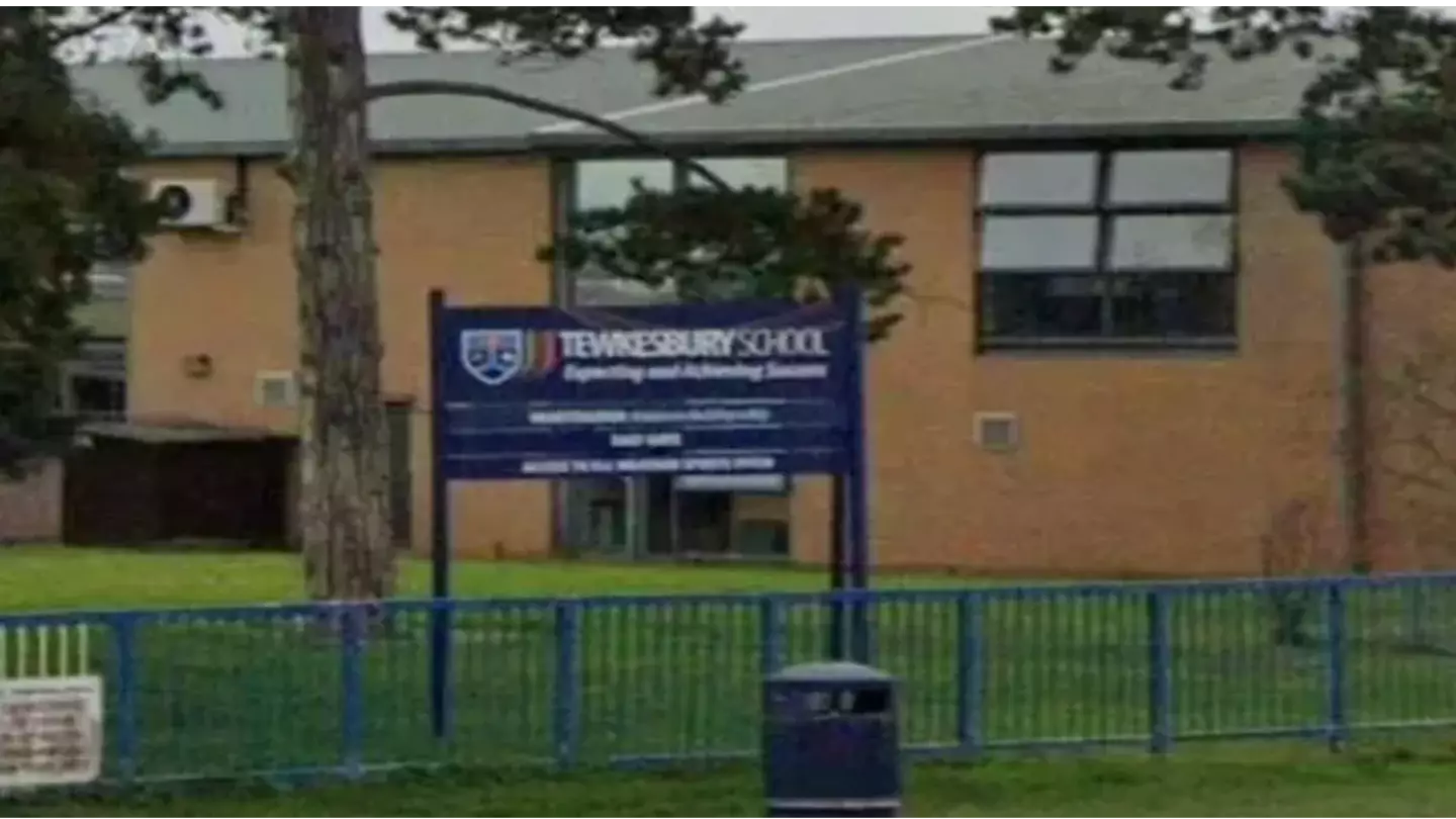 UK school in lockdown after teacher gets stabbed by student