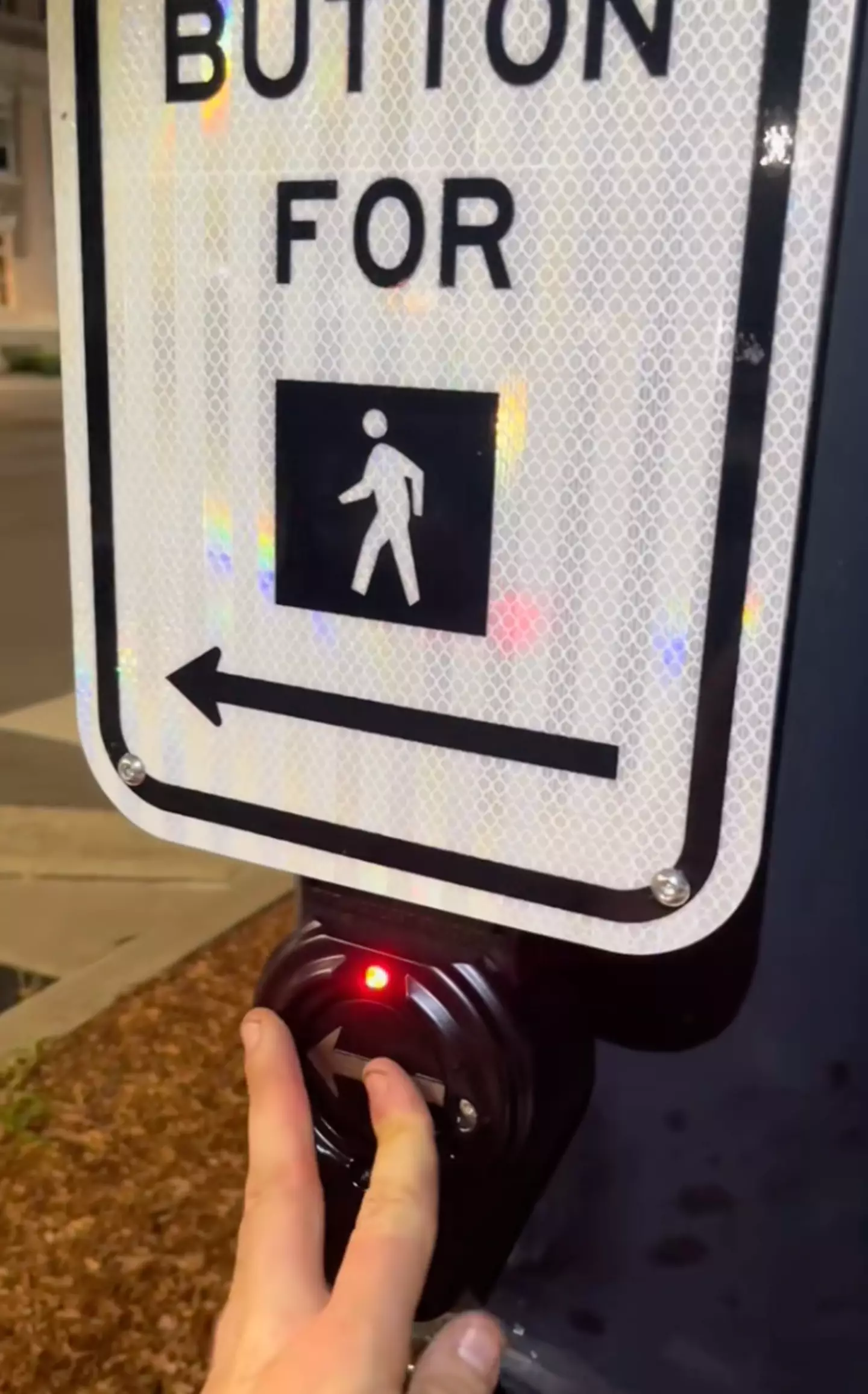 The expert revealed how certain pedestrian buttons work, and how the transmitter works.