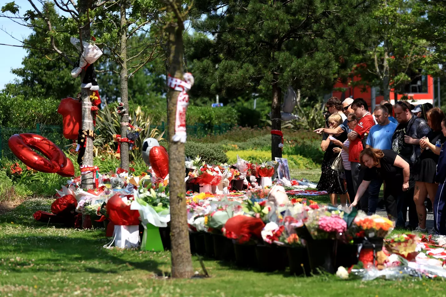 Supporters have been paying tribute to the player. (Jess Hornby/Getty Images)