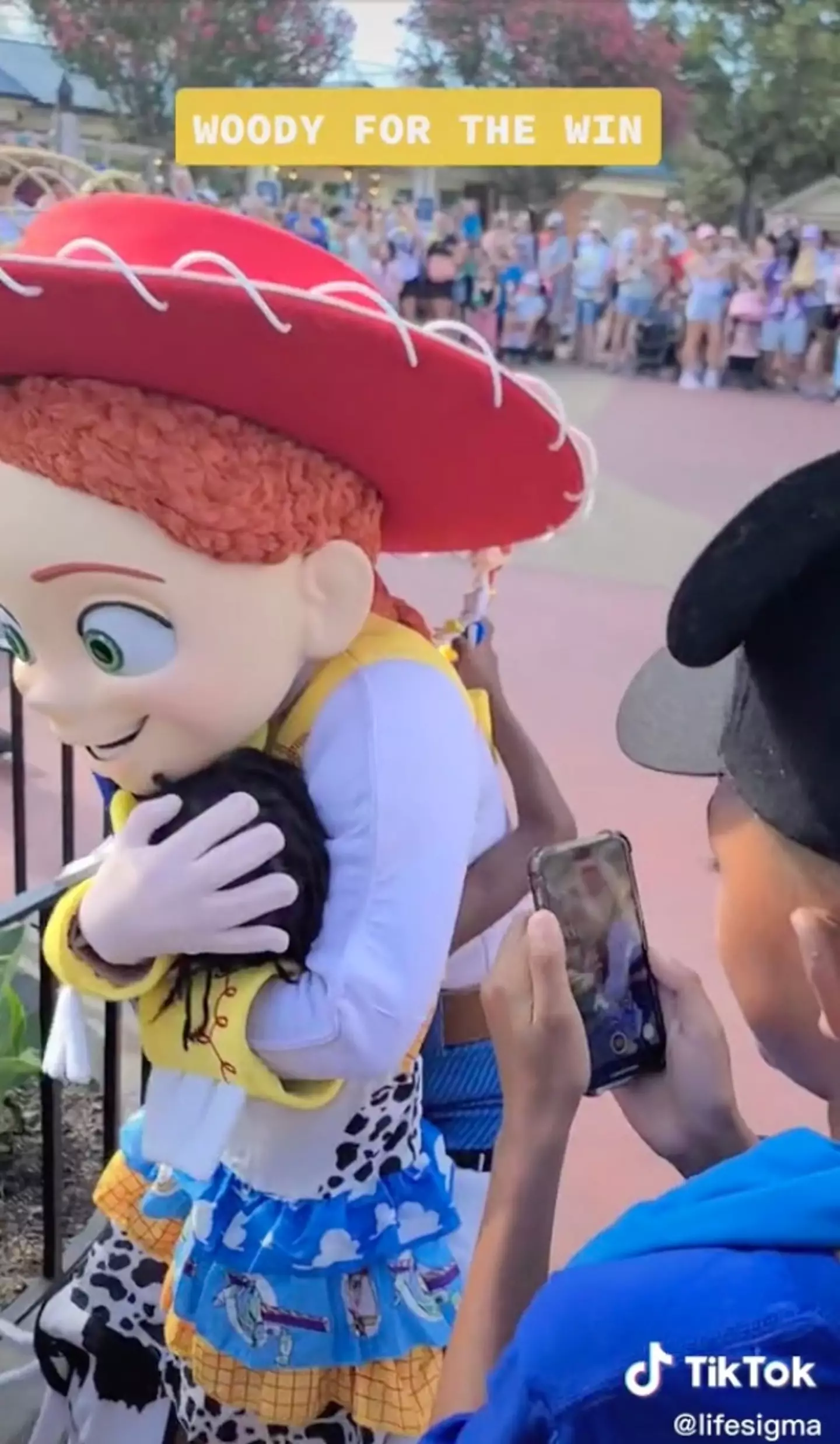 The video showed a sweet payoff as they finally met.