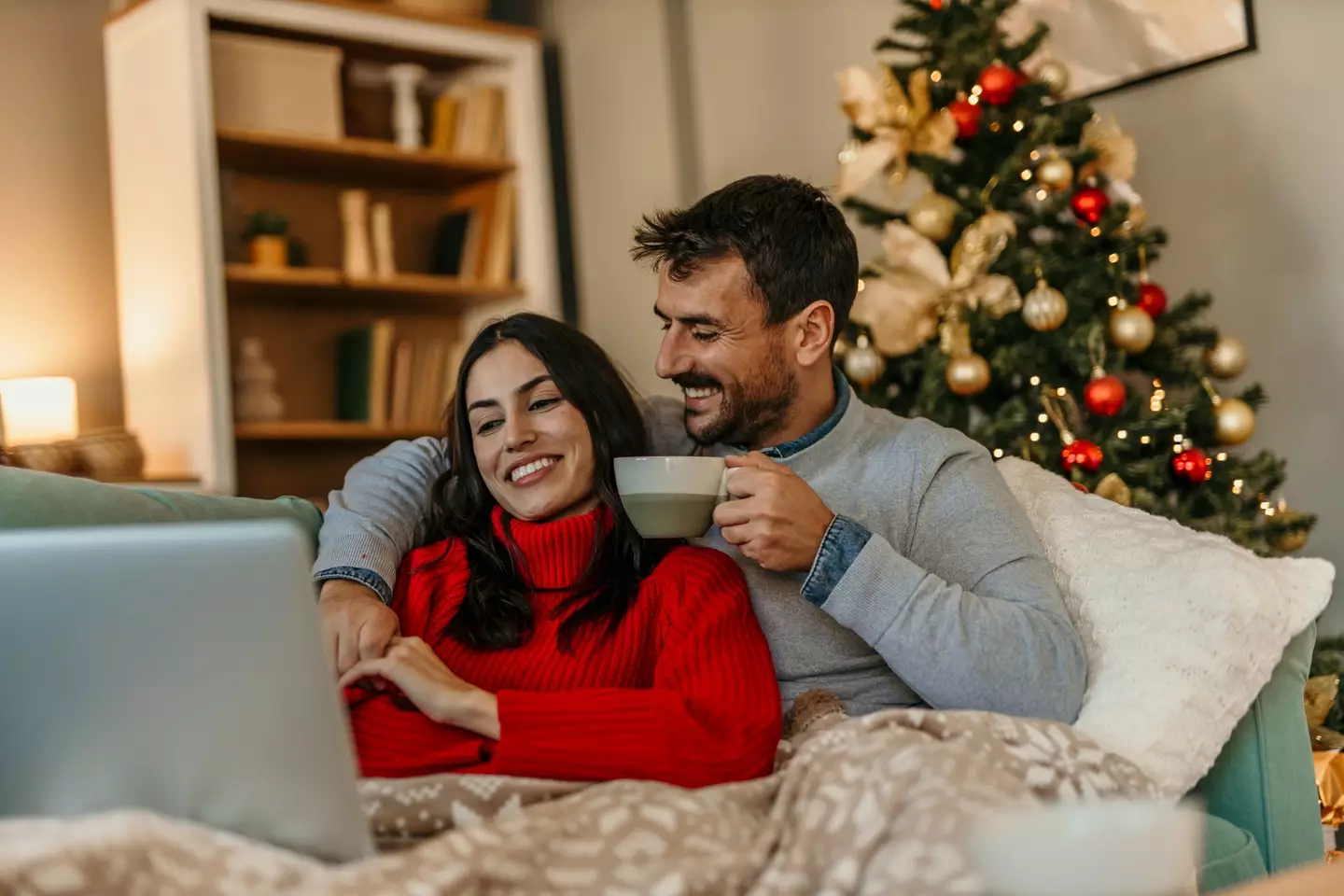 A relationship expert has devised a list of questions for a first date (Getty Stock Images)