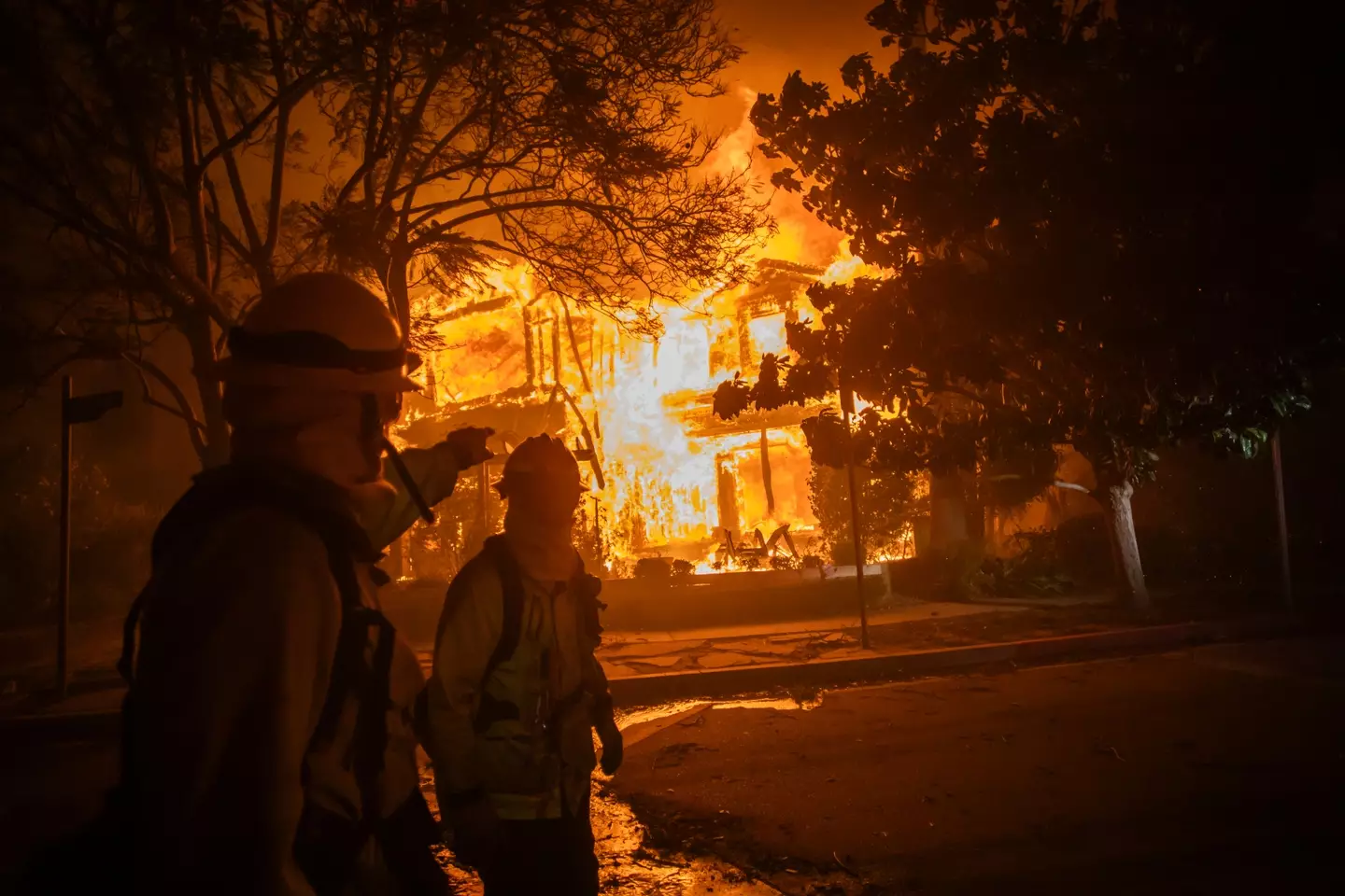 Thousands have fled their homes (Apu Gomes/Getty Images)