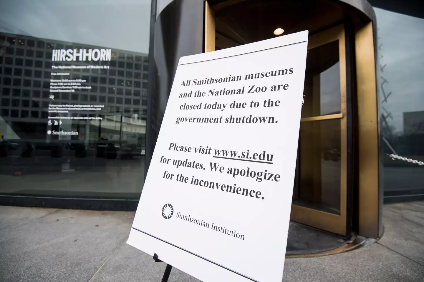 Museums and parks close, only the essential functions are going and hundreds of thousands of people are furloughed (Bill Clark/CQ Roll Call)