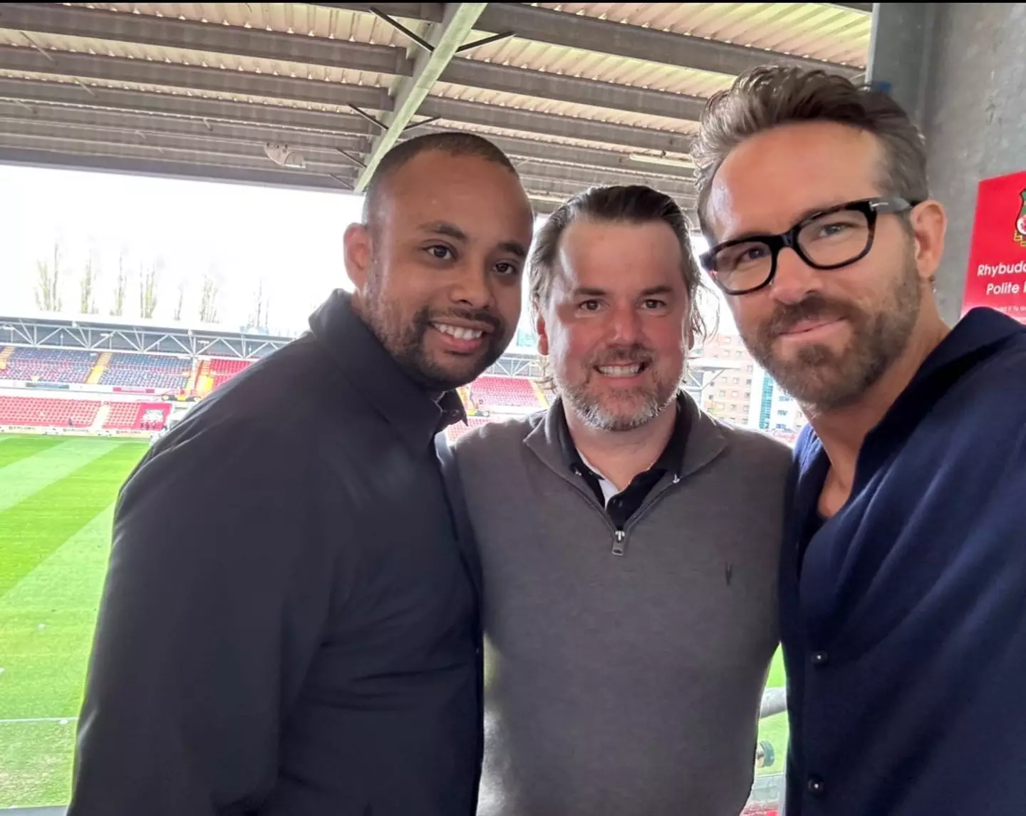 Reynolds has even bought fans drinks in the past.