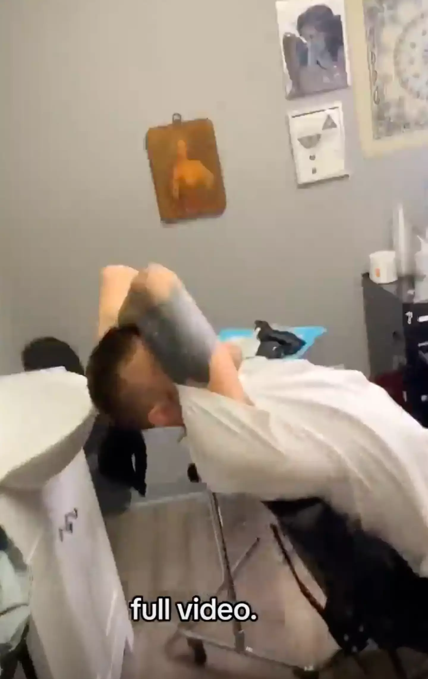 Thankfully the tattoo artist didn't get the blame and the woman was absolutley fine with her new, misspelt ink. (TikTok/@theearthylama)