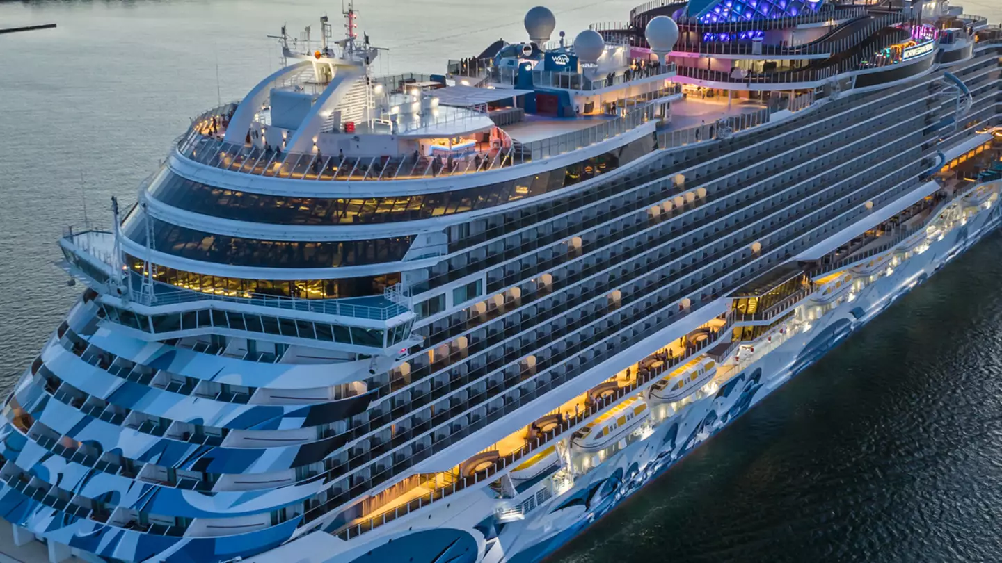 Expert reveals how cruise ship team deal with crime while on international waters with no police around