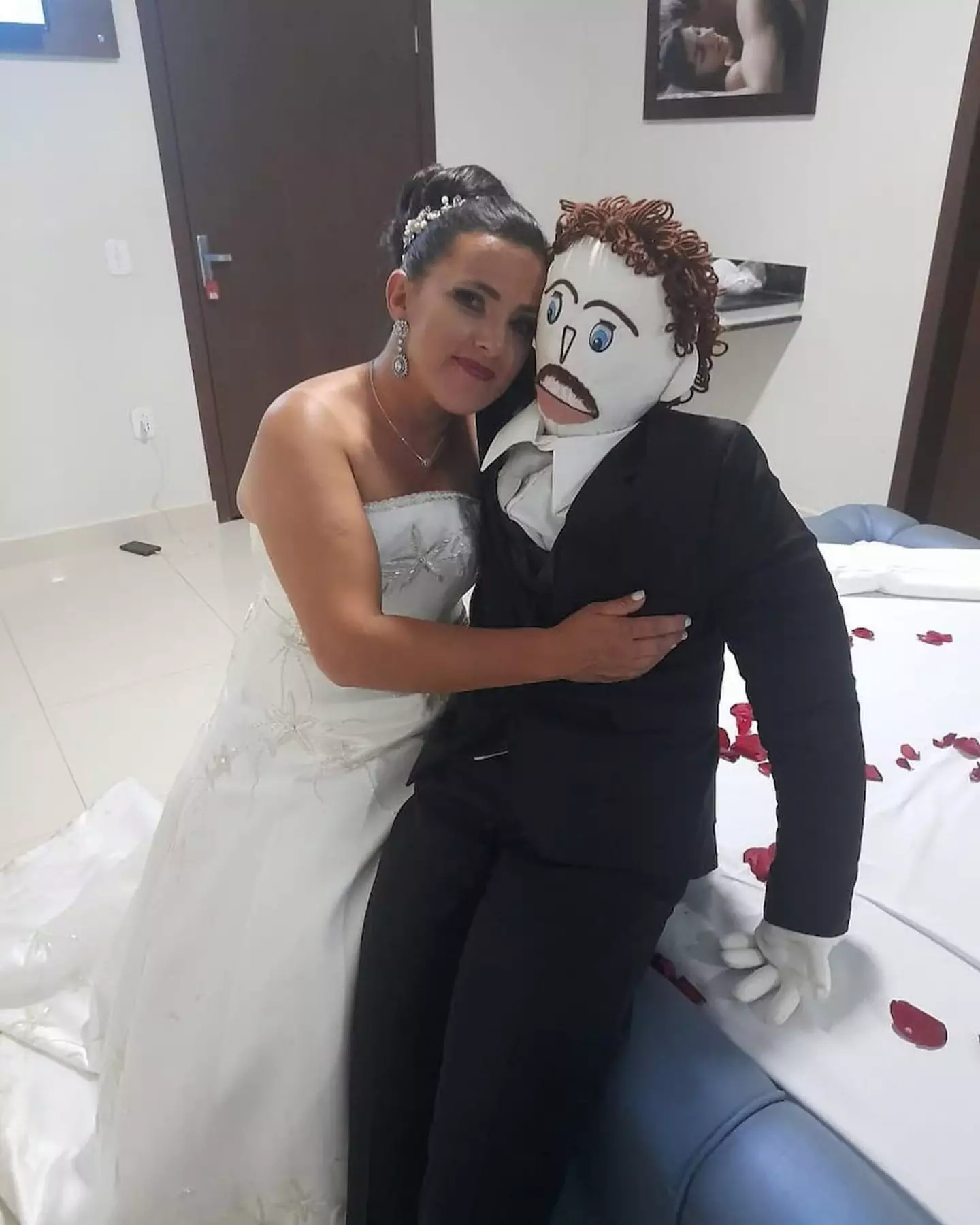 Meirivone Rocha Moraes and Marcelo on their wedding day.