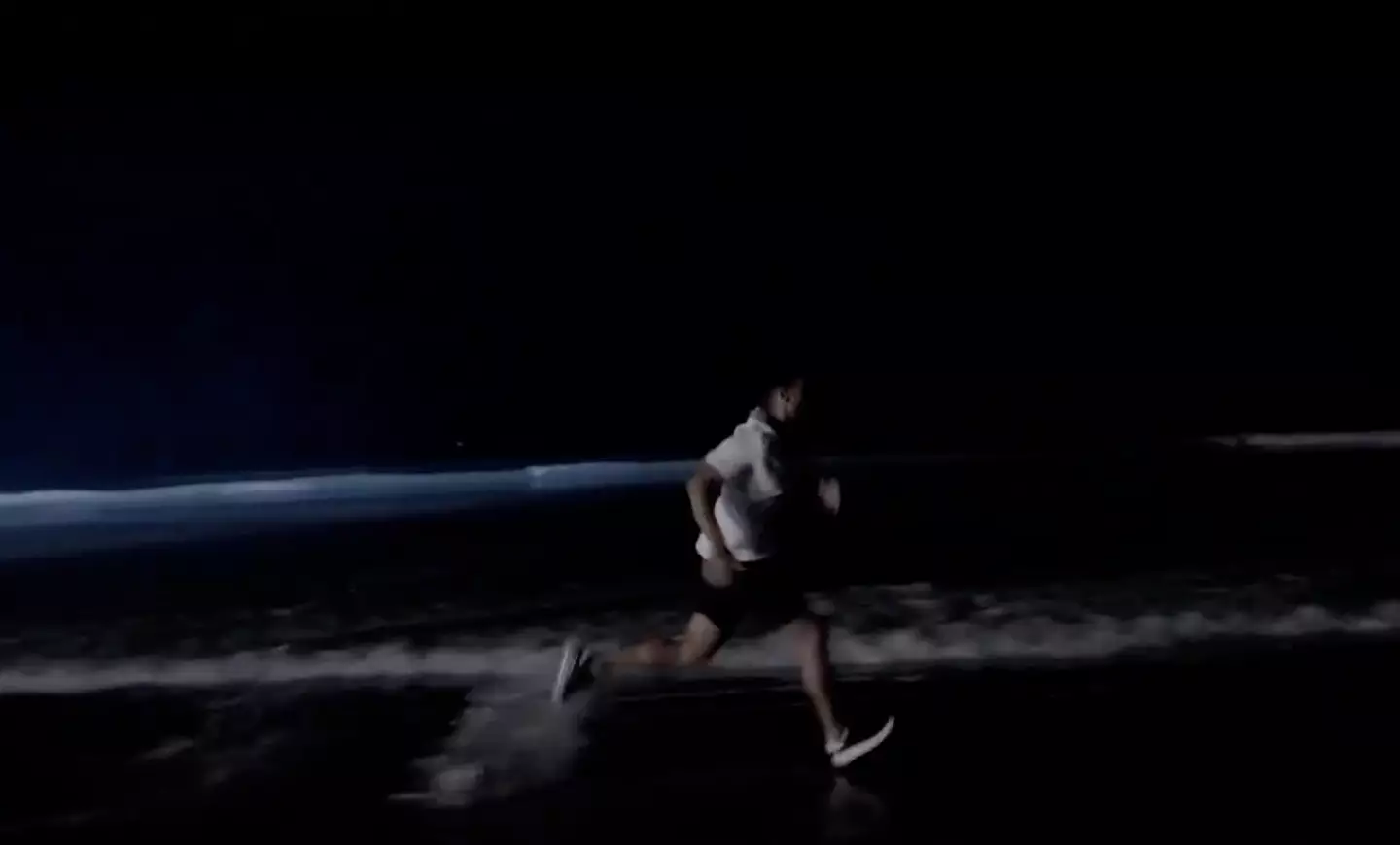He's a runner, he's a track star (Mitele)
