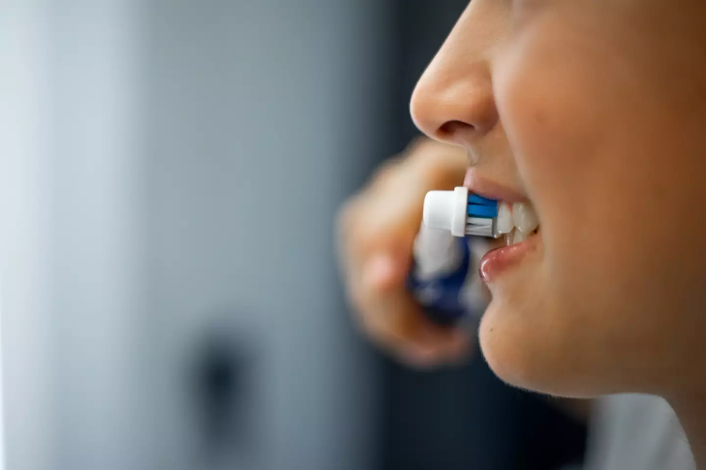 You should keep tabs on this one thing while cleaning your teeth. (Getty Stock Photos)