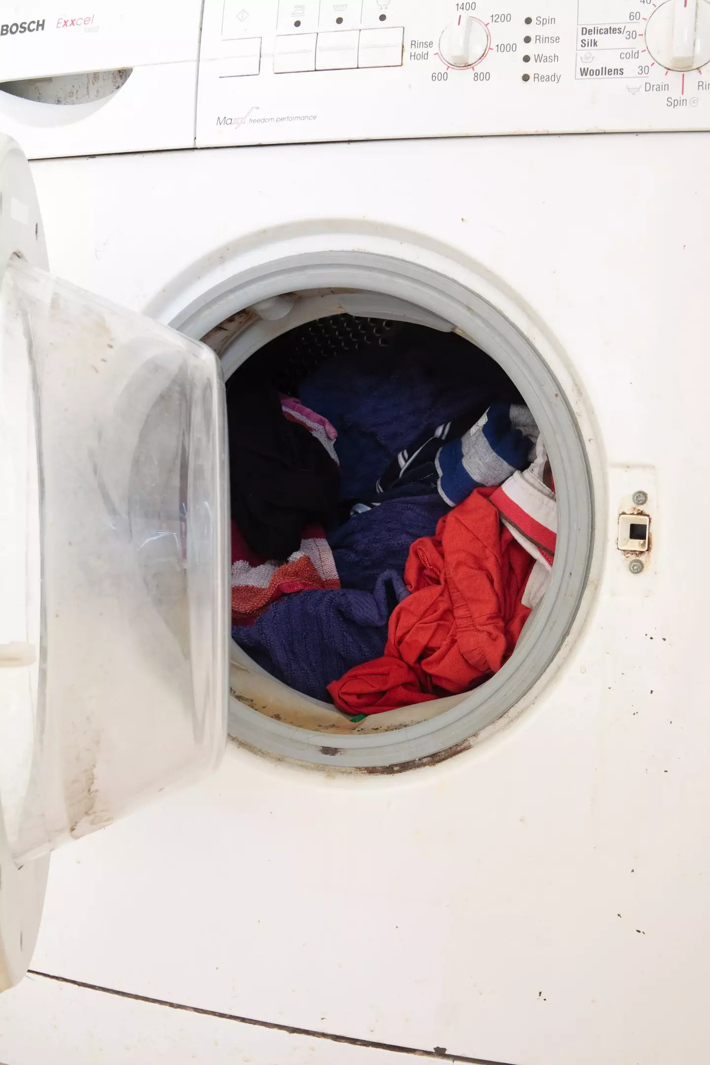 Washing your clothes at night may bag you a little bit of money.