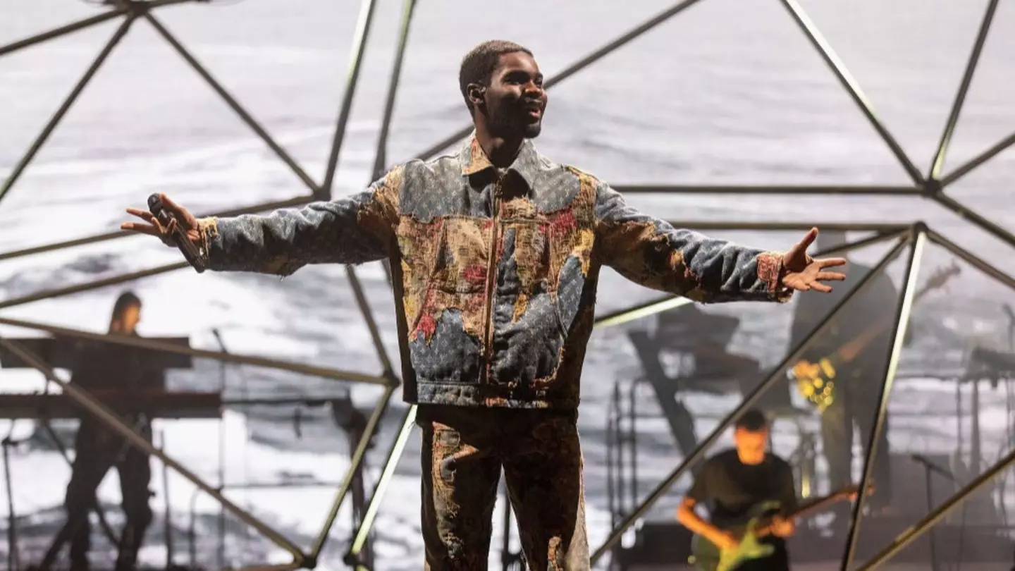 Dave fans go wild over 'huge' special guests as UK tour general sale approaches