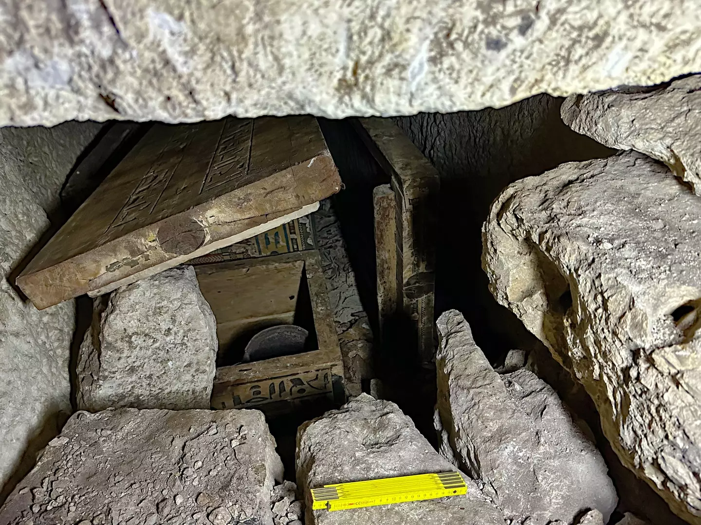The hidden burial tomb (Andrea Kilian, © Jochem Kahl, The Asyut Project)