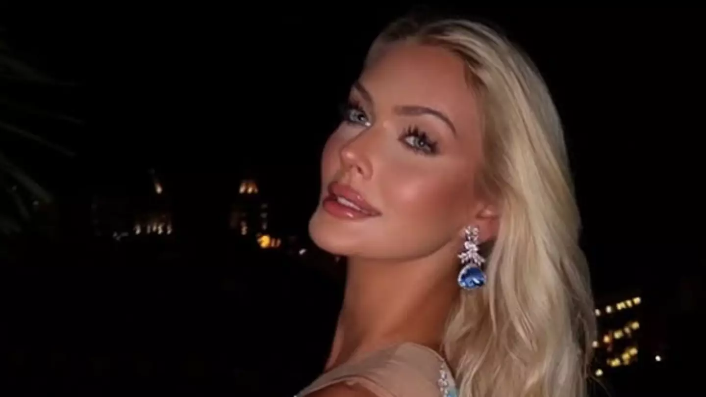 (Instagram/victoriaakjaer)