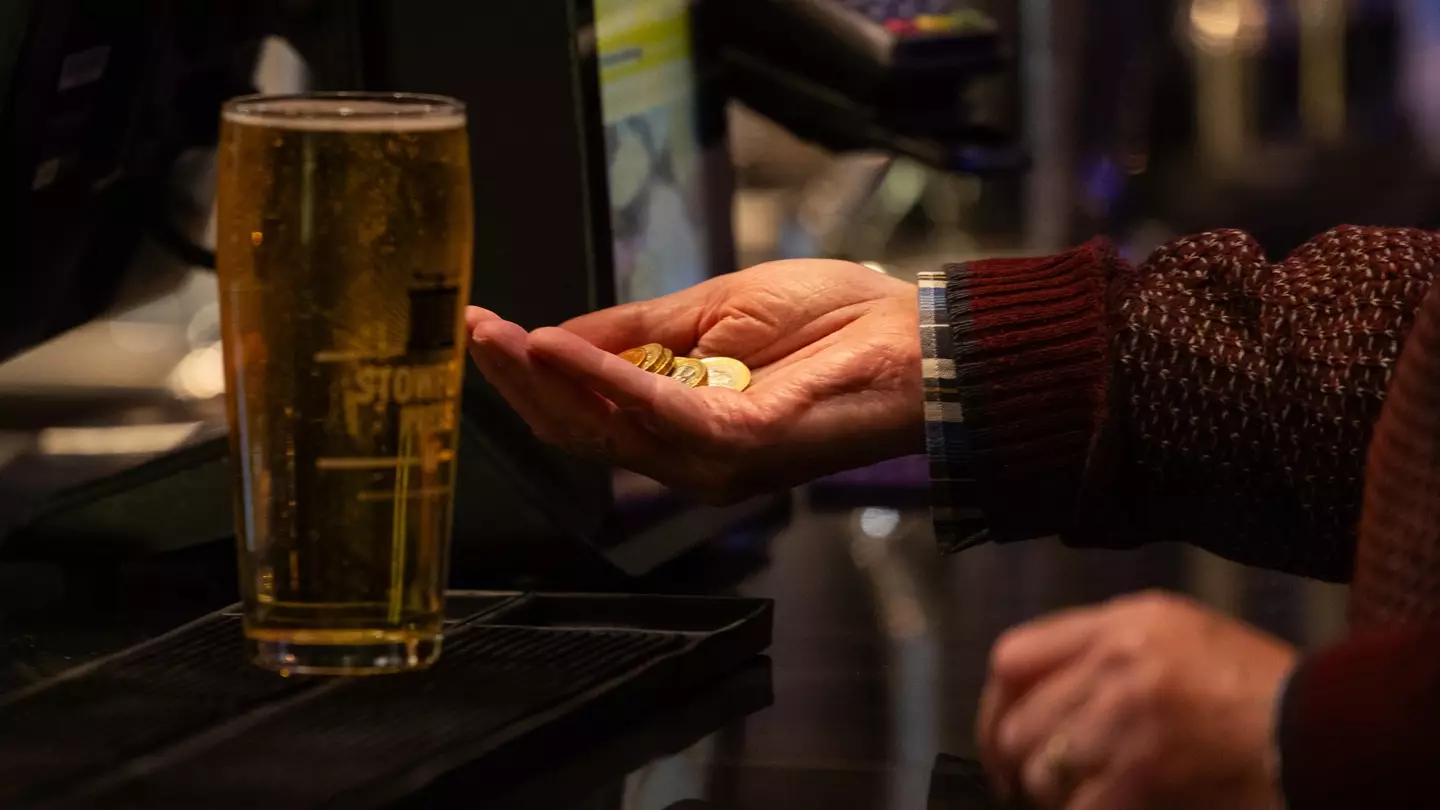 Reason behind Wetherspoons' cash payment ban that impacts millions