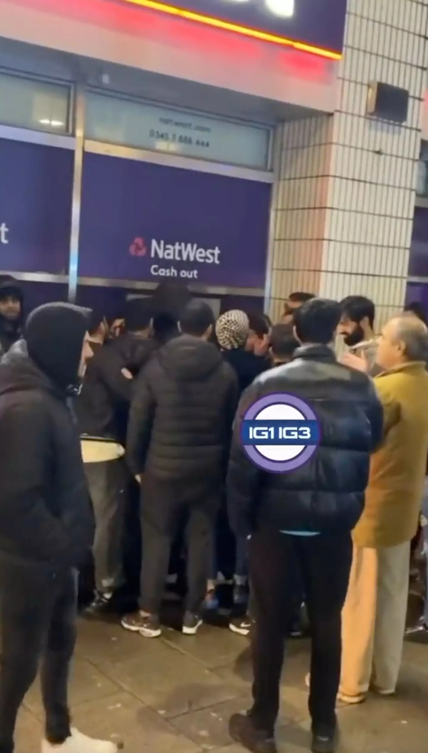 NatWest have now fixed the rogue cash machine.