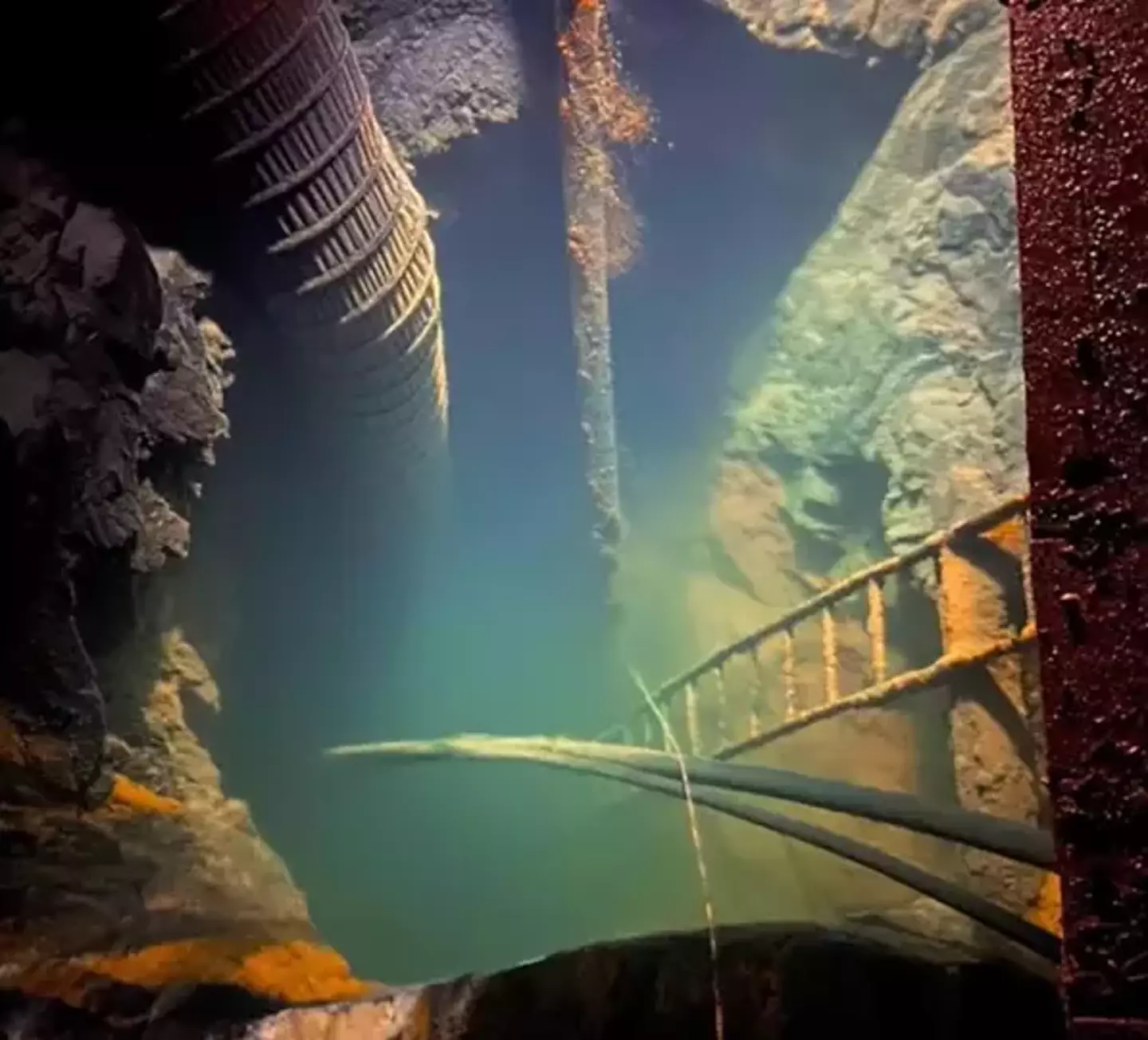 The pictures were really freaking people out. (TikTok/@br1ghtfacts)