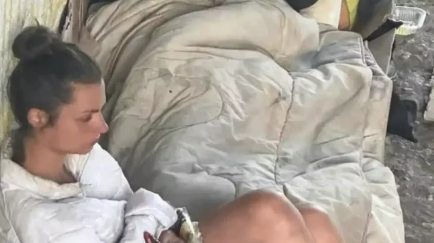 Hannah was staying under a bridge with a homeless man (GoFundMe)