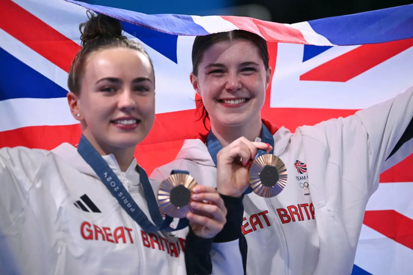 Andrea Spendolini-Sirieix and Lois Toulson took home the bronze medal for the UK (SEBASTIEN BOZON/AFP via Getty Images)