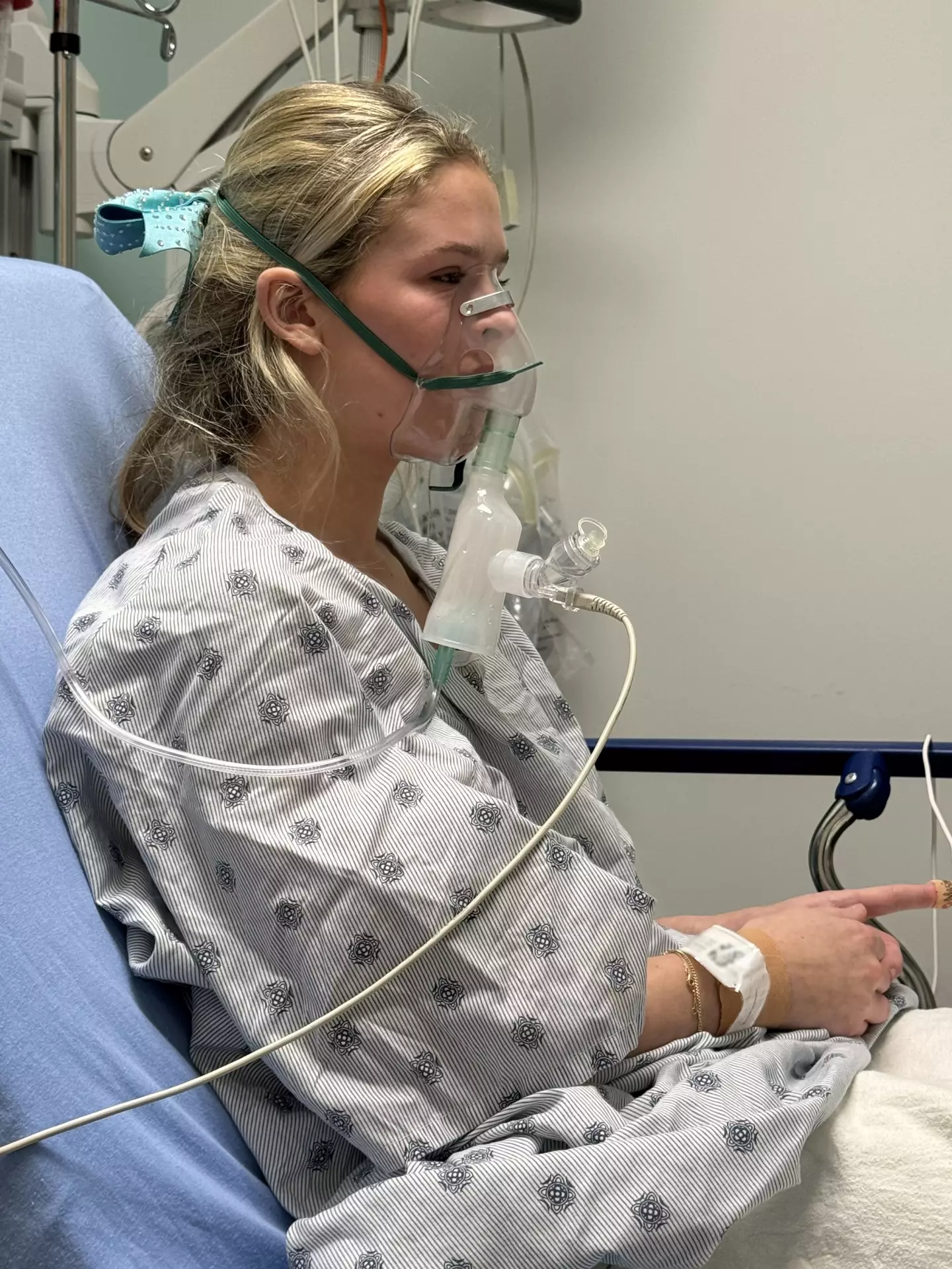 A 17-year-old was rushed to hospital and diagnosed with 'popcorn lung' after secretly vaping for three years (Kennedy)