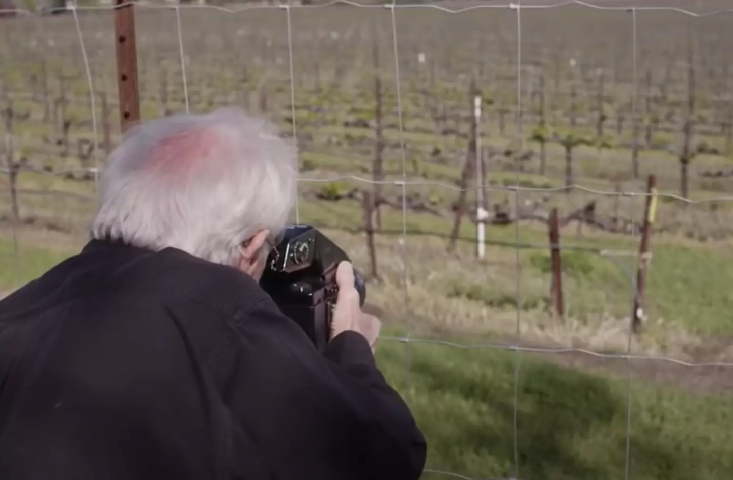 O'Rear used a Mamiya RZ67 camera with colour Fuji Film and a tripod (YouTube/ Shoot The Rabbit/ Bart Leferink/ Marcel Buunk)