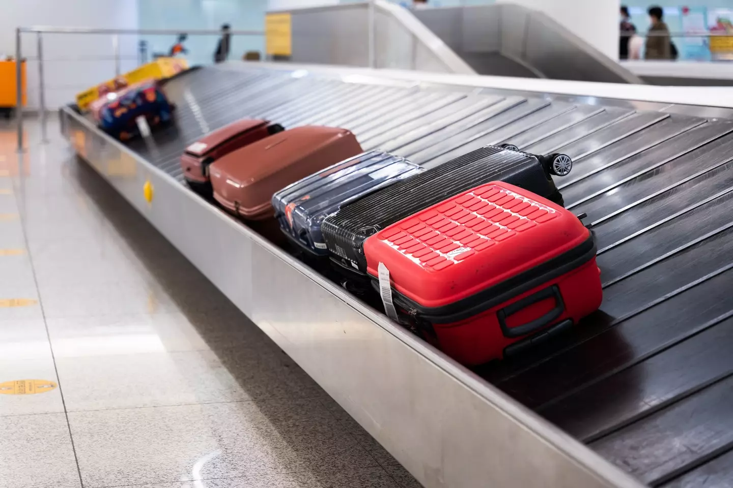 Airlines have highlighted how important luggage colour is. (Getty Stock Photo)