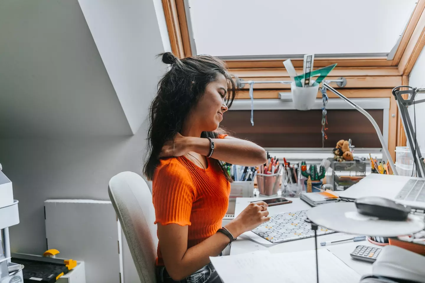 Bad posture can occur when you're working at a desk.