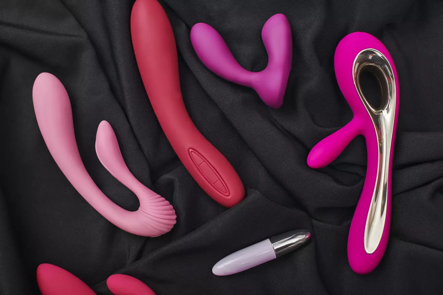 Singletons will use Bluetooth-synced sex toys to test sexual chemistry.