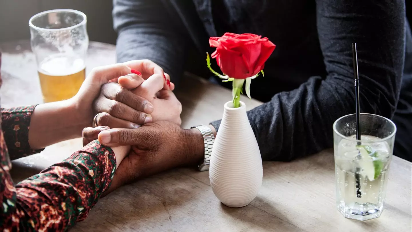 People warned about ‘submarining’ relationship trend that will make you want to stop dating