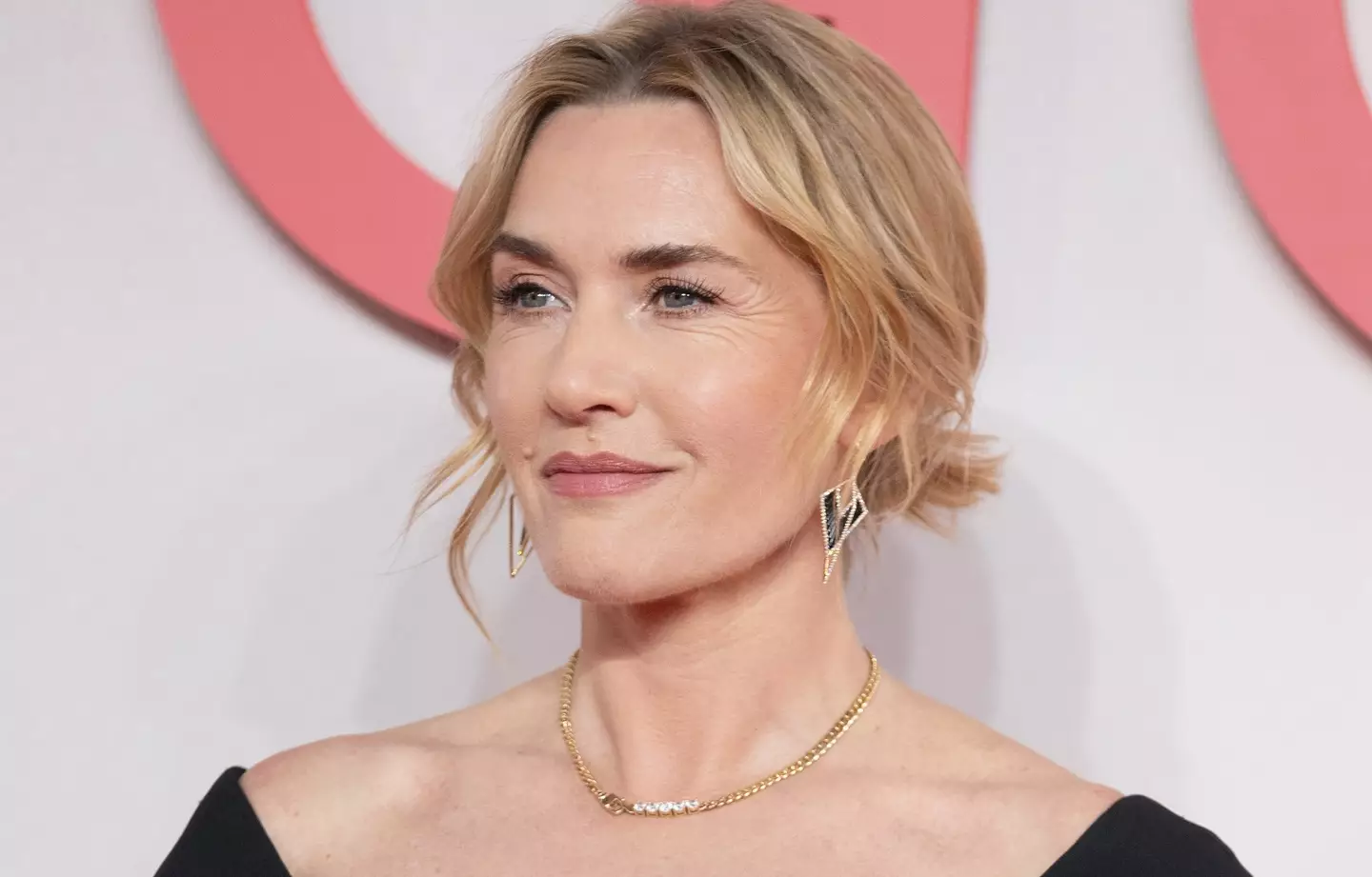 Kate Winslet reckons that people should 'be themselves' rather than following beauty trends (Jo Hale/Getty Images)