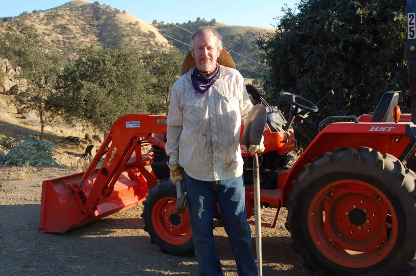 The actor, 67, now lives on his farm and is a cattle rancher (X/@RealDanielStern)