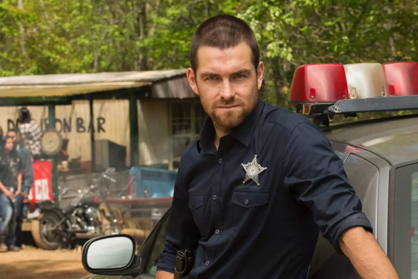 Kiwi actor Antony Starr plays an ex-con who assumes the identity of a sheriff.
