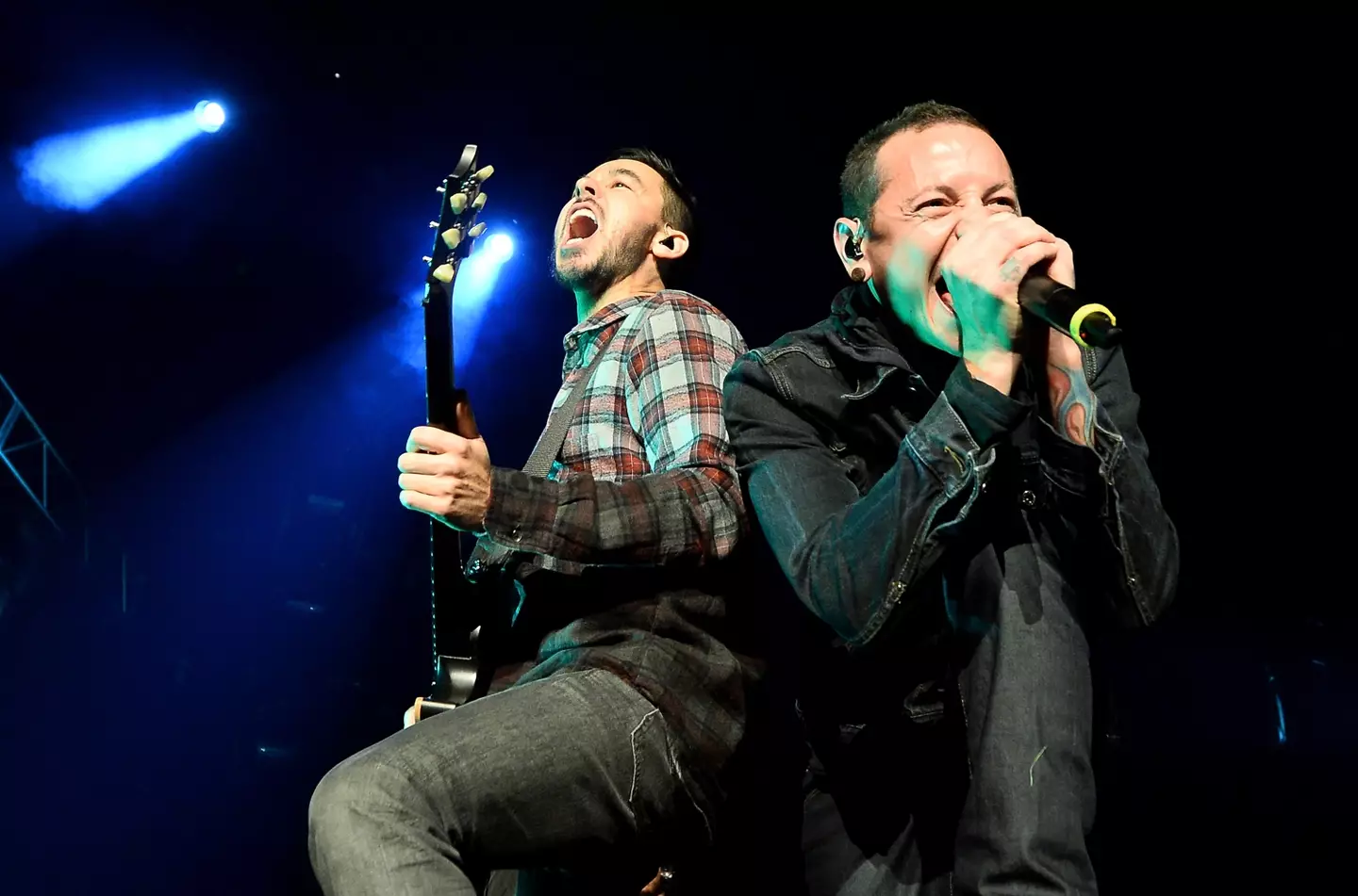 Chester Bennington (right) and Mike Chinoda (left). (Ethan Miller via Getty Images)