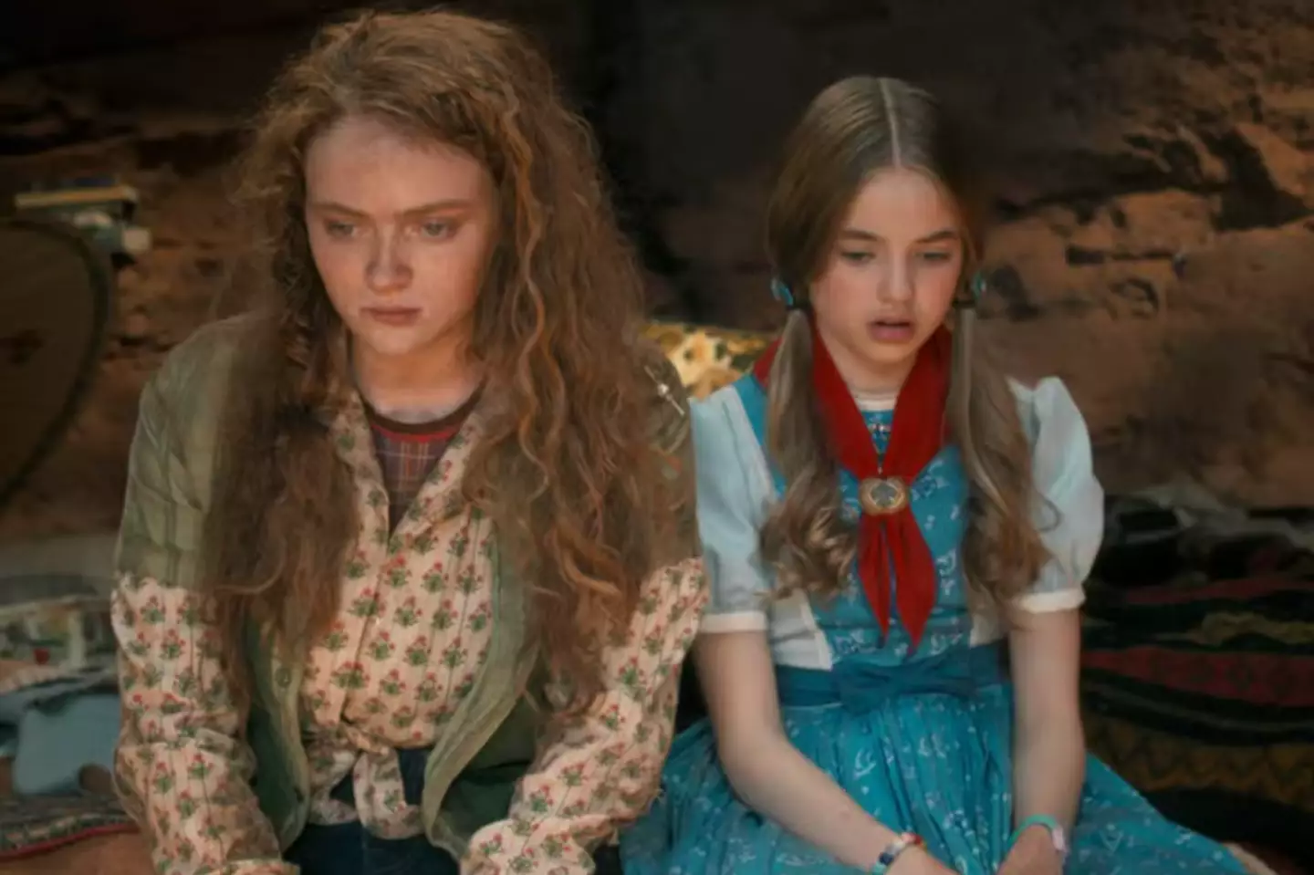 Max takes Holly to the cave. (Netflix)