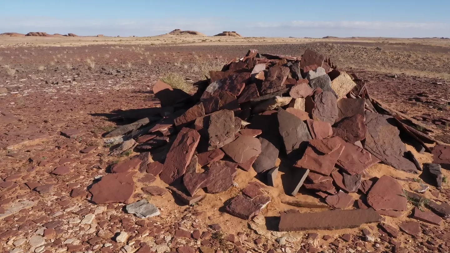 Saudi Arabia archaeologists stopped in their tracks after excavating '5,000 year old tomb'